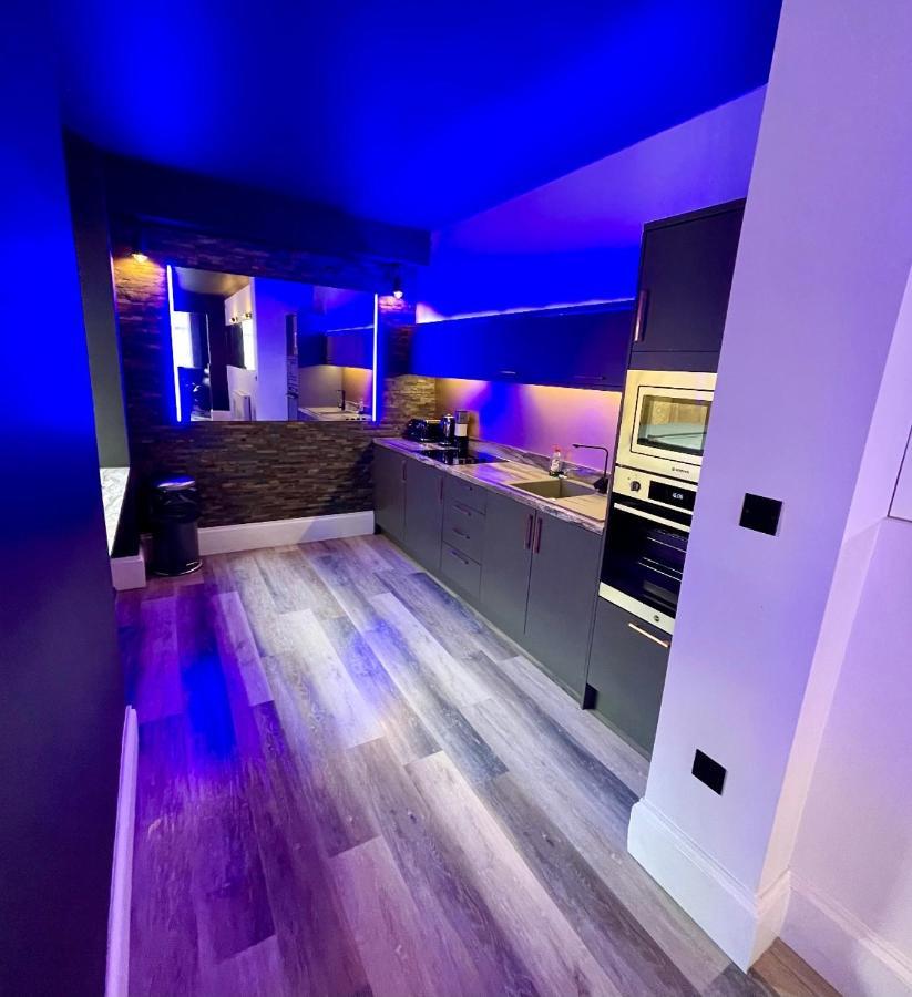 Breeze Suites - Luxury Group Accom - Sleeps 19 Блэкпул Экстерьер фото