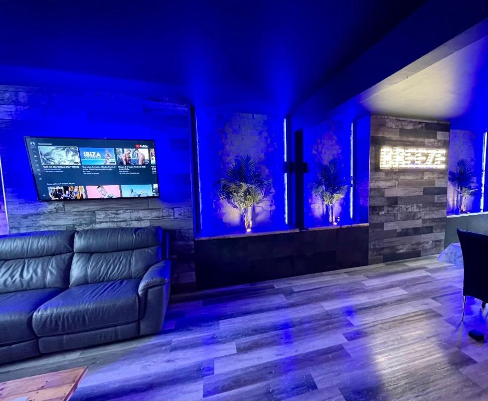 Breeze Suites - Luxury Group Accom - Sleeps 19 Блэкпул Экстерьер фото