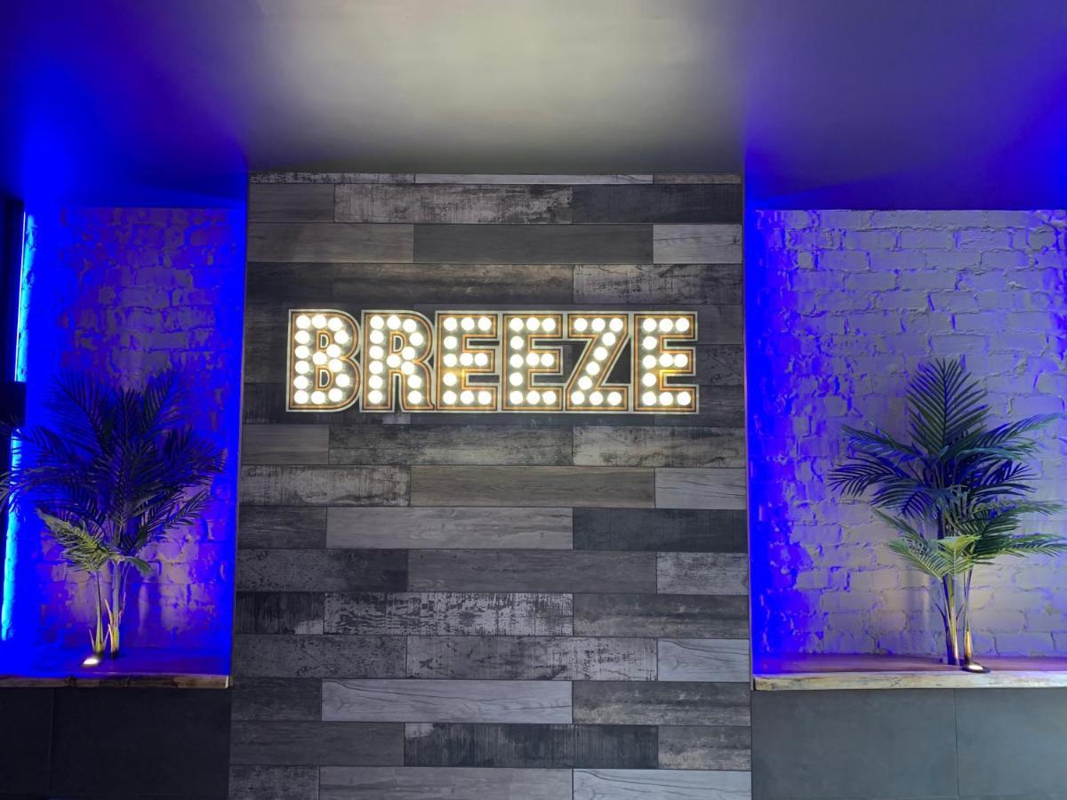 Breeze Suites - Luxury Group Accom - Sleeps 19 Блэкпул Экстерьер фото